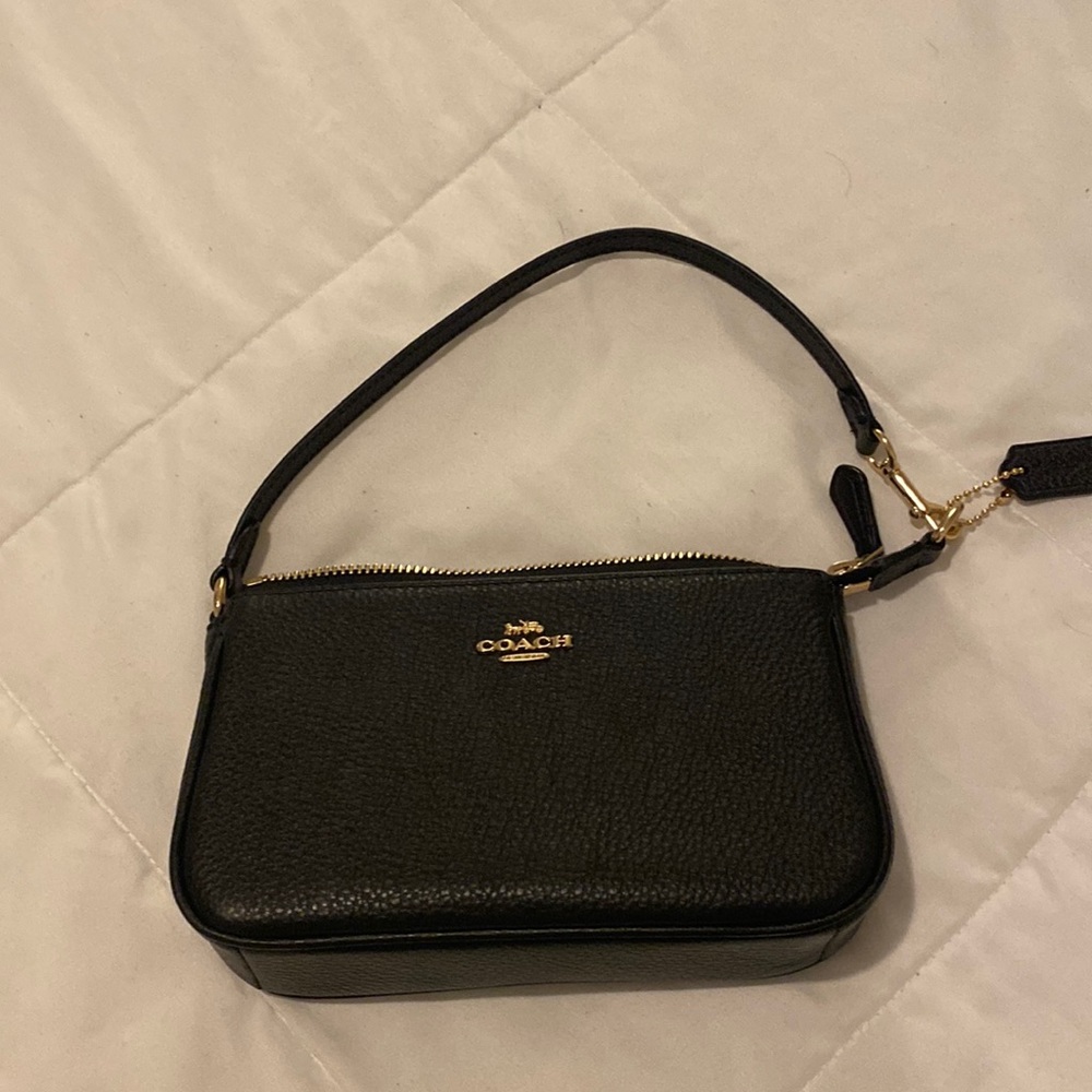Coach Nolita 19